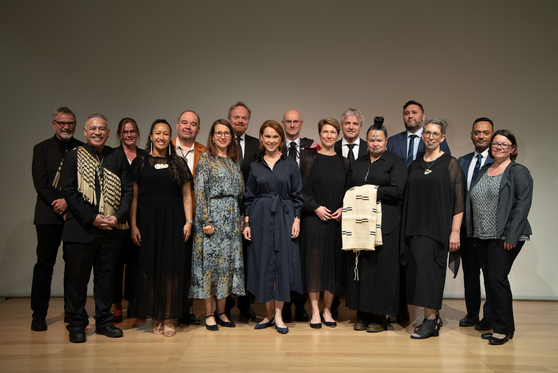 Gruppenbild bei der Rückgabezeremonie, Copyright Leif Piechowski